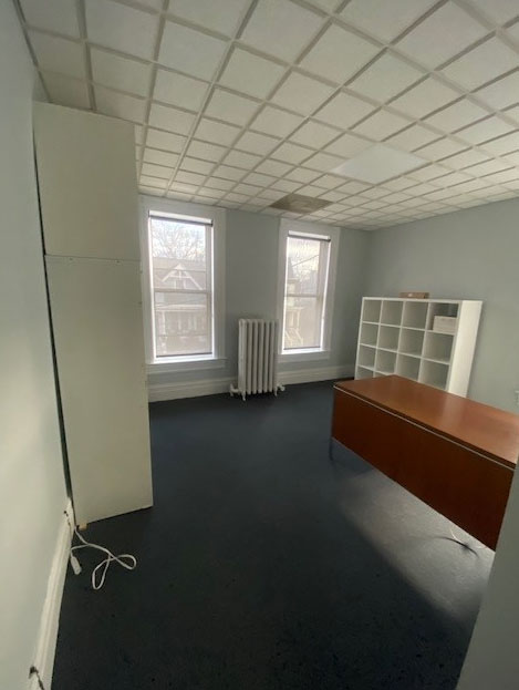Office Space for Rent in Hudson, NY 
437 East Allen Street - Office Room